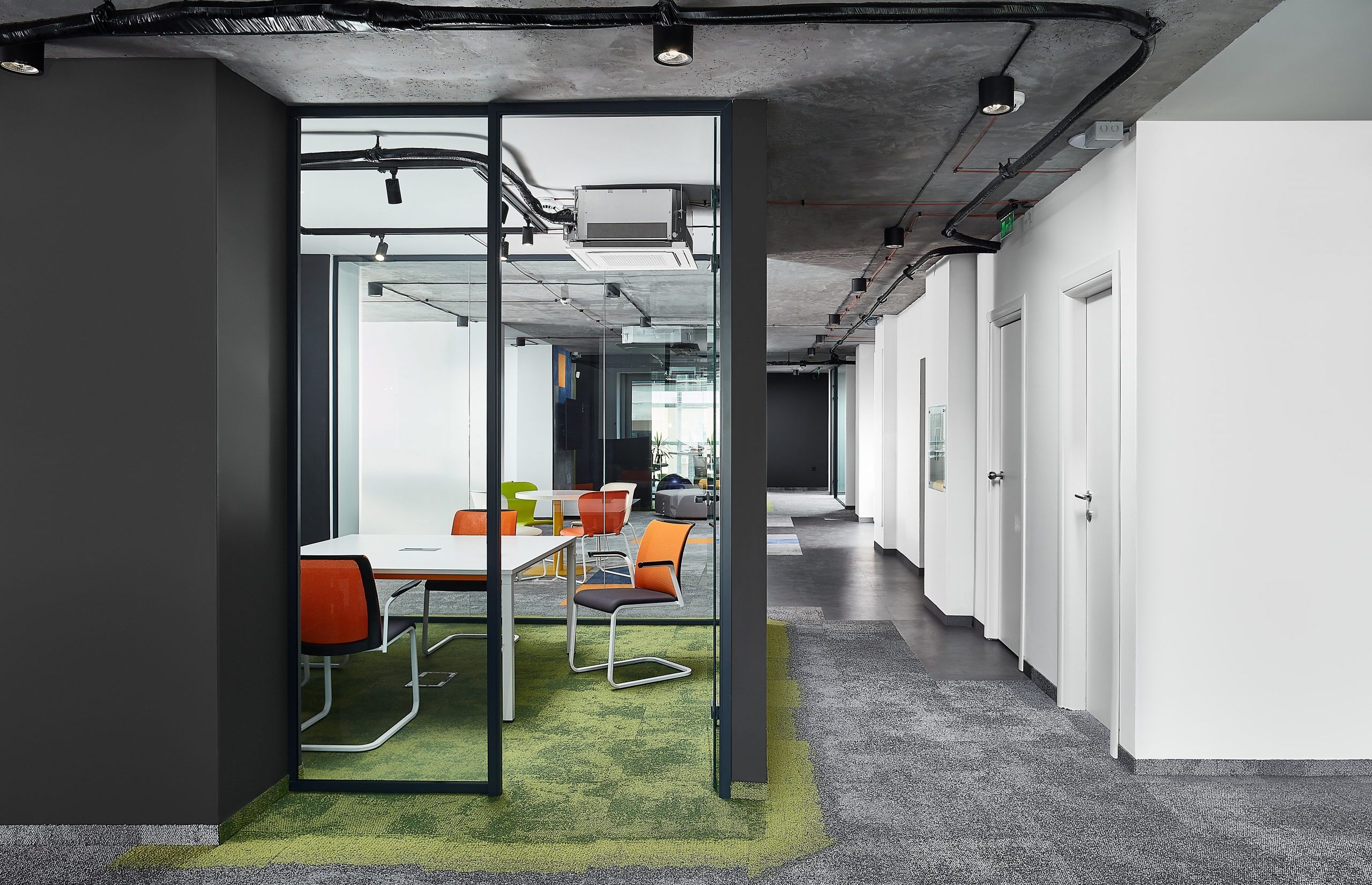 Photography for Delight Office Devsy 
Photo by Vase Amanito 

copyright © 2020 Vase AMANITO, All rights reserved